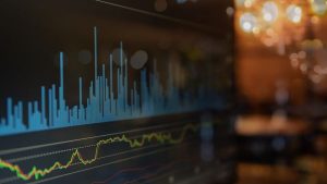 Gráfico financeiro indicando momentos de alta e queda de uma ação