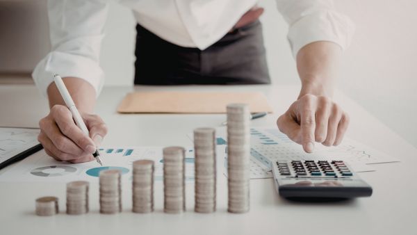 Investidor analisados indicadores de endividamento para ver se empresa está crescendo de forma saudável